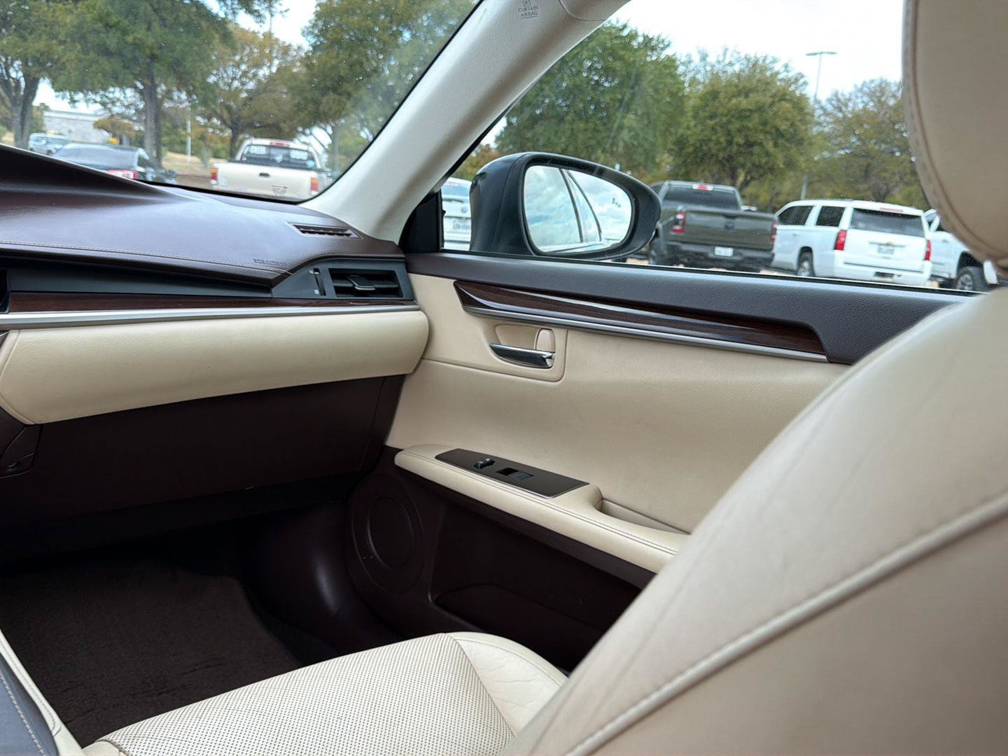 Used 2016 Lexus ES 350 w/ Luxury Package w/Wood Trim FWD image 22