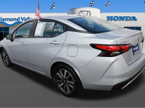Used 2025 Nissan Versa SV FWD image 4