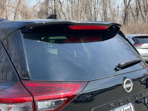 Certified 2023 Nissan Rogue SV w/ SV Premium B Package AWD/4WD image 38