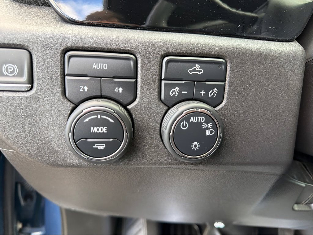 Used 2024 Chevrolet Silverado 1500 LT AWD/4WD image 15