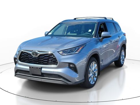 Certified 2020 Toyota Highlander Limited AWD/4WD image 3