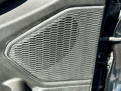 Used 2023 Jeep Grand Cherokee Limited image 23