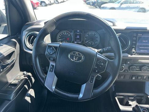 Used 2022 Toyota Tacoma TRD Sport AWD/4WD image 19