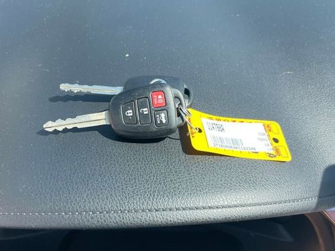 Used 2019 Toyota Corolla LE w/ Carpet Mat Package (TMS) image 15