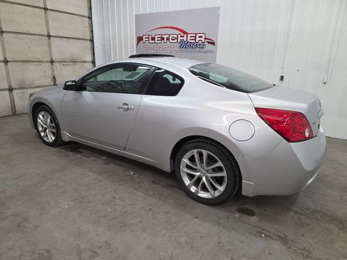 Used 2012 Nissan Altima 3.5 SR image 10