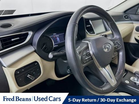 Used 2019 INFINITI QX50 Essential w/ Premium Heat Package image 11
