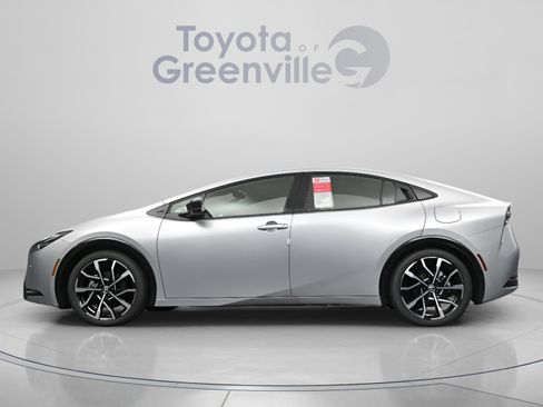 New 2025 Toyota Prius Plug-In Hybrid FWD image 5