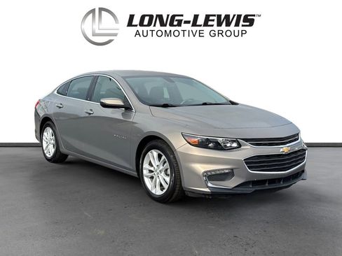 Used 2017 Chevrolet Malibu LT w/ Leather Package image 10
