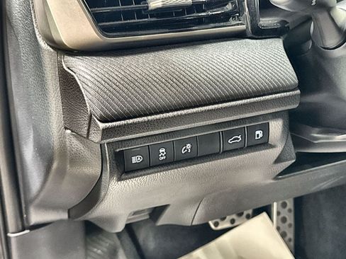 Used 2025 Toyota Camry SE FWD image 16