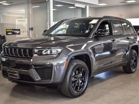 New 2026 Jeep Grand Cherokee Altitude image 3