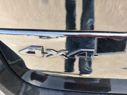 Used 2024 Jeep Grand Cherokee Altitude image 11