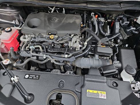 Used 2021 Toyota Sienna XLE image 28