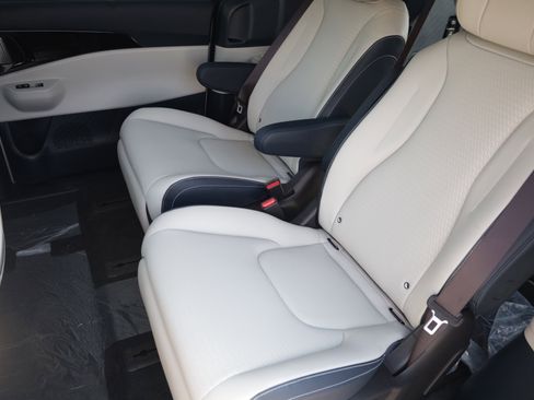 New 2026 Kia Carnival SX Prestige FWD image 26