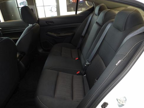 Used 2025 Nissan Altima 2.5 SV FWD image 22