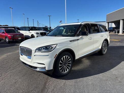 Certified 2022 Lincoln Aviator Reserve w/ Equipment Group 201A image 3