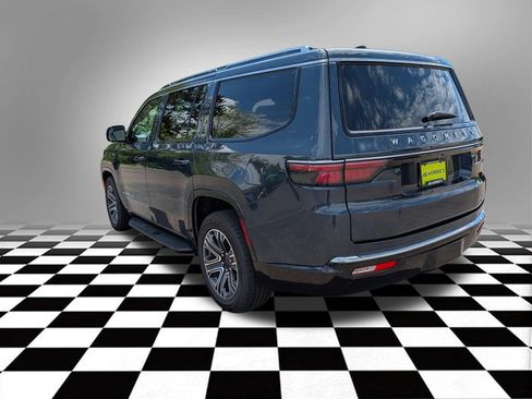Used 2024 Jeep Wagoneer Series II w/ Flexible Seating Group AWD/4WD image 10