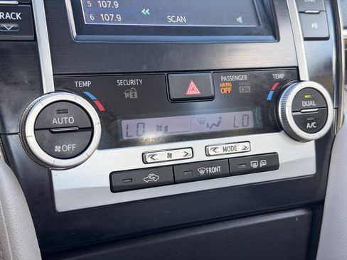 Used 2012 Toyota Camry XLE FWD image 21