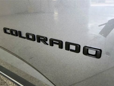 Used 2022 Chevrolet Colorado Z71 w/ Trail Boss Package AWD/4WD image 17