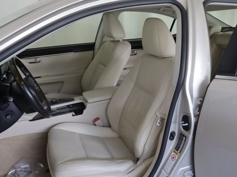 Used 2013 Lexus ES 350 w/ Luxury Pkg FWD image 8