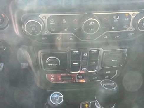 Used 2019 Jeep Wrangler Unlimited Rubicon AWD/4WD image 13