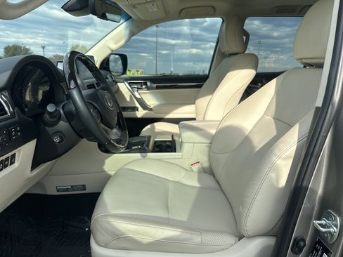 Used 2023 Lexus GX 460 Luxury w/ Sport Design Package AWD/4WD image 16