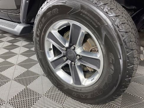 Used 2021 Jeep Wrangler Unlimited Sahara image 14