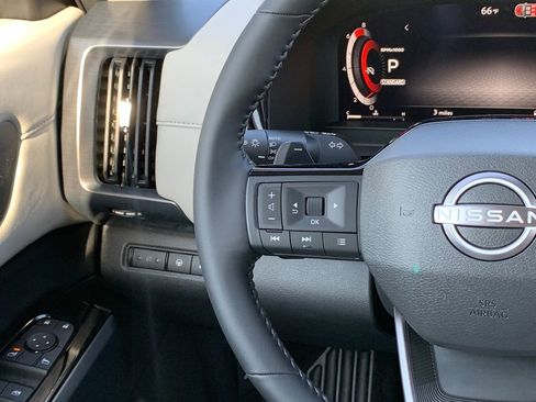 New 2026 Nissan Pathfinder SL image 11