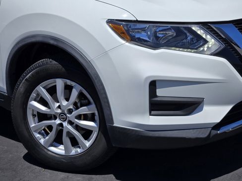 Used 2020 Nissan Rogue SV AWD/4WD image 9