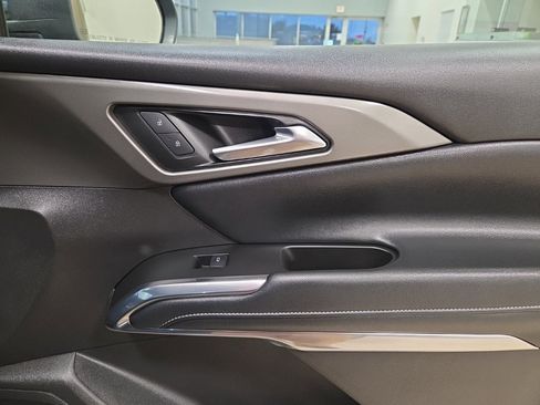 Used 2025 Chevrolet Traverse LT image 22