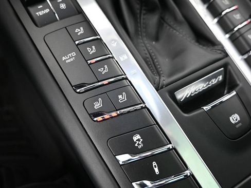 Used 2020 Porsche Macan S AWD/4WD image 12