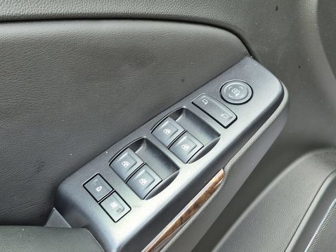 Used 2018 Chevrolet Tahoe LS RWD image 20