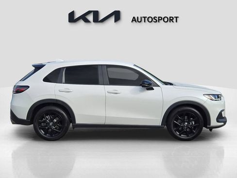 Used 2025 Honda HR-V Sport image 7