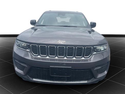 Used 2025 Jeep Grand Cherokee Laredo AWD/4WD image 8