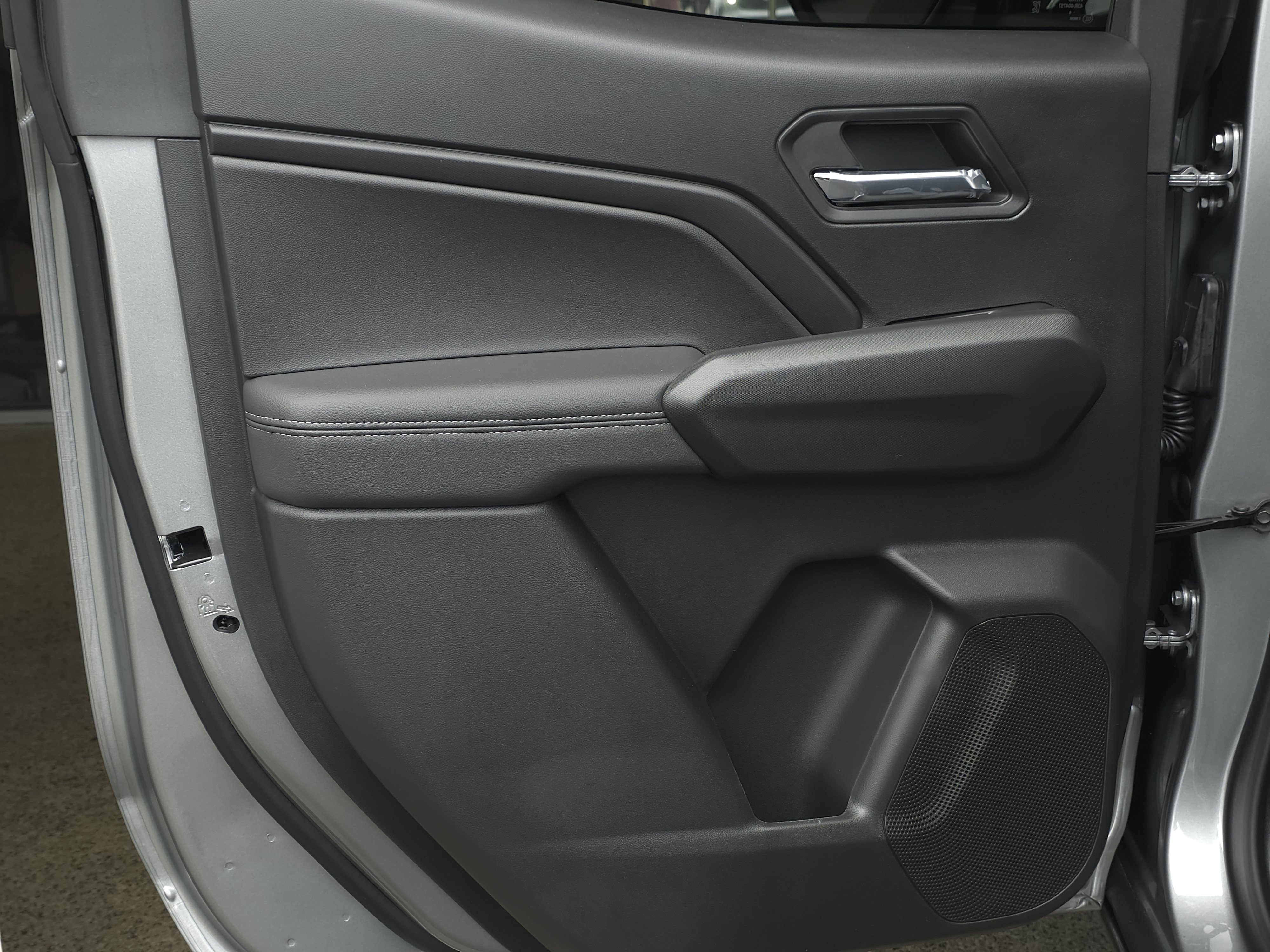 New 2026 GMC Canyon Elevation w/ Convenience Package RWD image 28