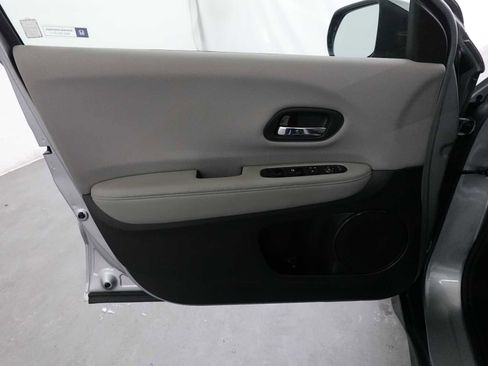 Certified 2017 Honda HR-V LX image 10