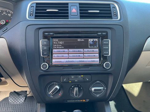 Used 2014 Volkswagen Jetta SE FWD image 14