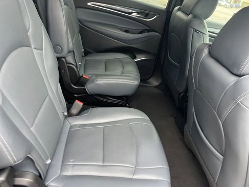 Used 2024 Buick Enclave Premium image 27