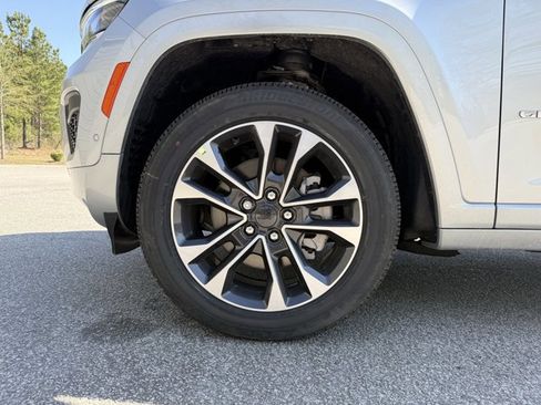 New 2025 Jeep Grand Cherokee L Overland w/ Trailer Tow Package AWD/4WD image 26