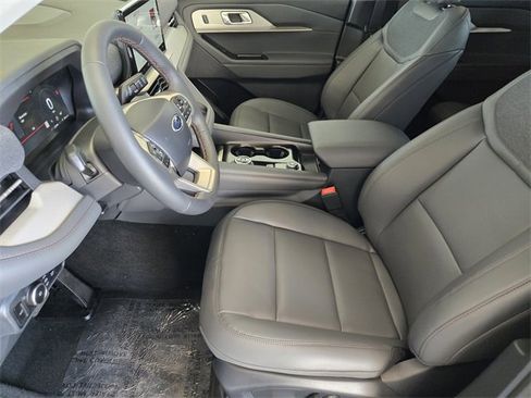 New 2025 Ford Explorer Active w/ Active Comfort Package image 10