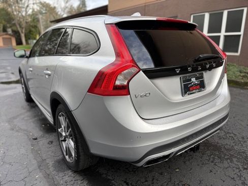 Used 2016 Volvo V60 T5 Cross Country Platinum image 7