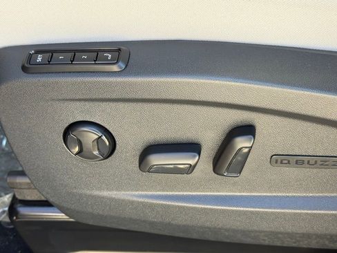 New 2025 Volkswagen ID. Buzz Pro S Plus image 13