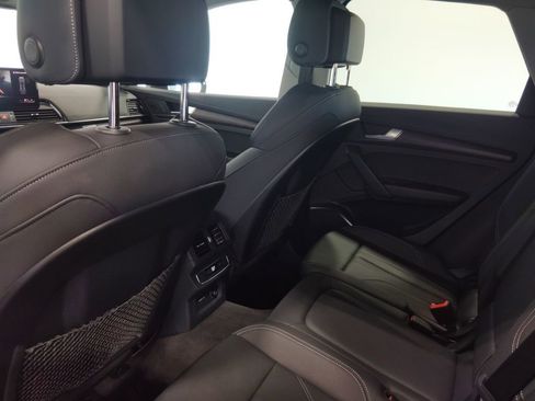 Used 2024 Audi Q5 2.0T Premium w/ Convenience Package image 39