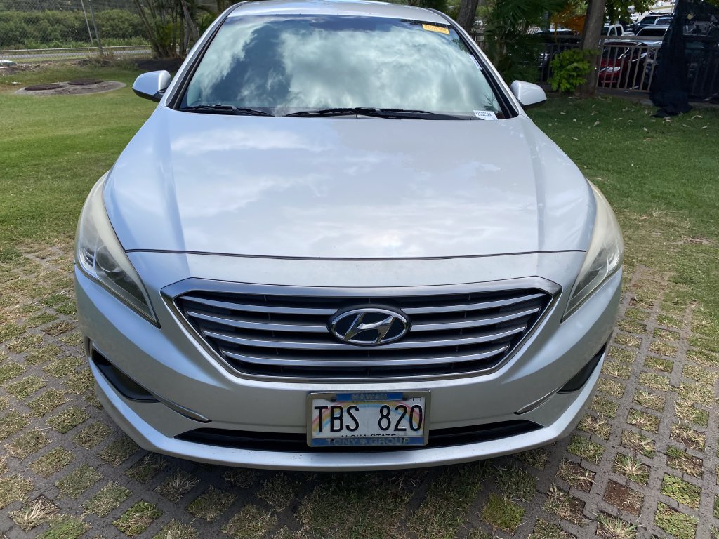 Used 2017 Hyundai Sonata SE FWD image 2