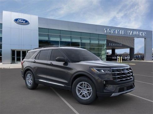 New 2025 Ford Explorer Active w/ Active Comfort Package image 7