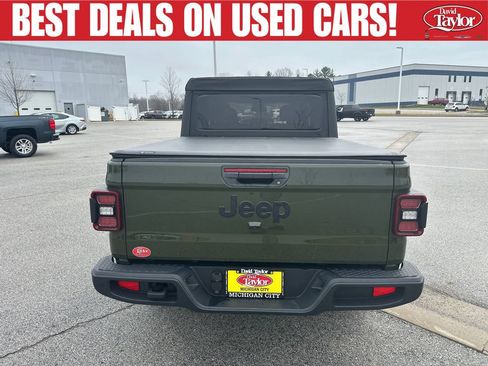 Used 2024 Jeep Gladiator Sport AWD/4WD image 4