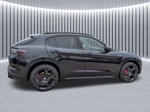 Used 2024 Alfa Romeo Stelvio Veloce image 5