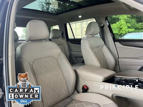 Used 2024 Volkswagen Atlas SEL Premium R-Line AWD/4WD image 35