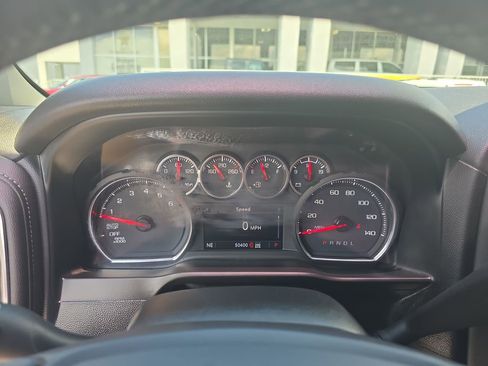 Used 2020 Chevrolet Silverado 1500 LT Trail Boss AWD/4WD image 15