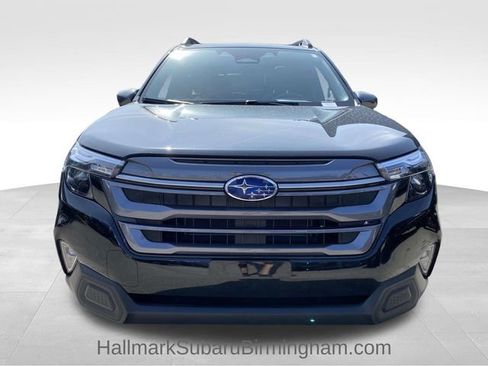 Used 2025 Subaru Forester Premium image 8