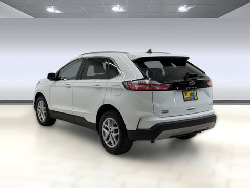 Used 2022 Ford Edge SEL w/ Convenience Package AWD/4WD image 2